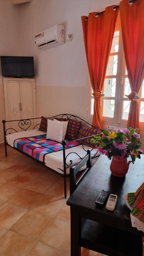 Chez Coumbis Bed & Breakfast Goree Exterior photo