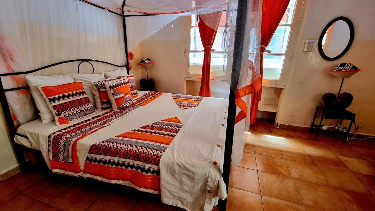 Chez Coumbis Bed & Breakfast Goree Exterior photo