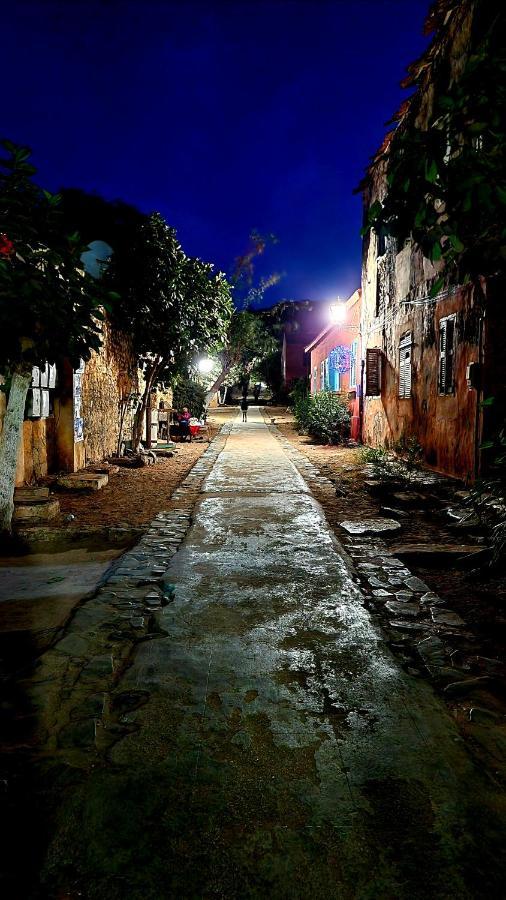 Chez Coumbis Bed & Breakfast Goree Exterior photo