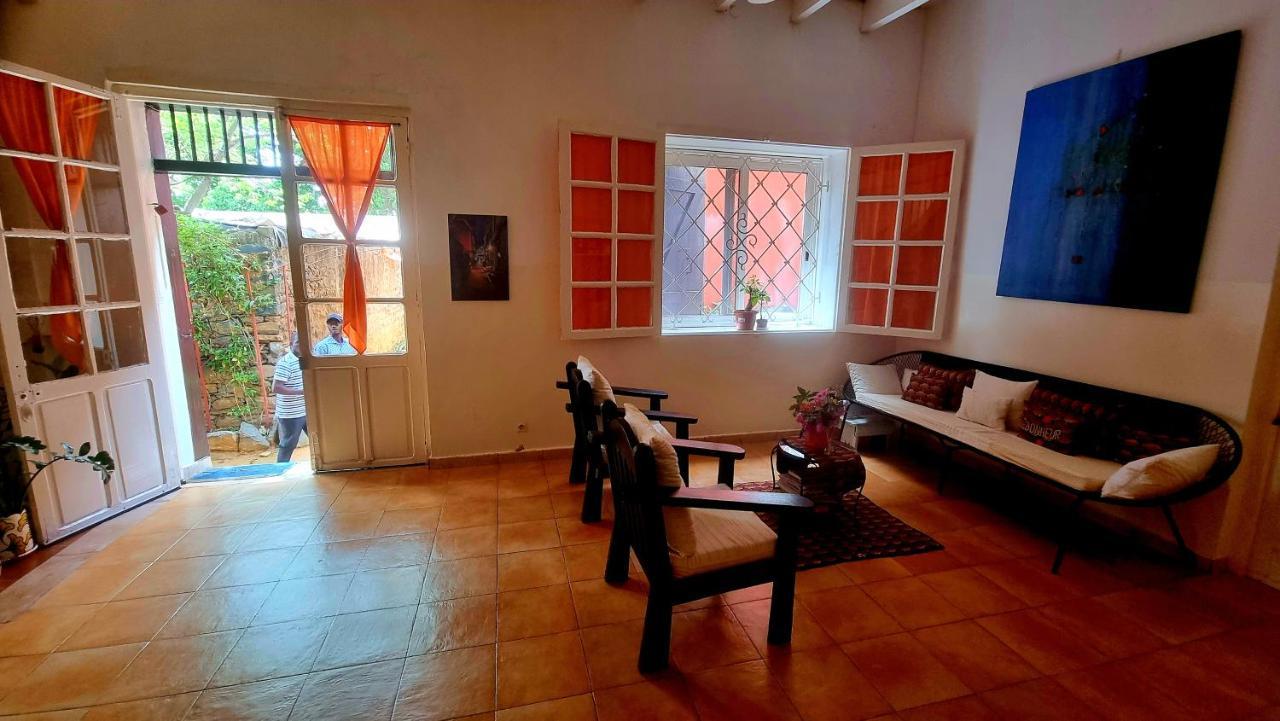 Chez Coumbis Bed & Breakfast Goree Exterior photo